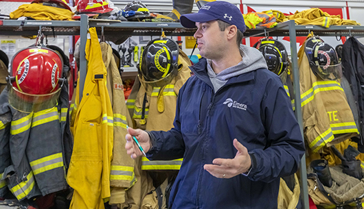 Mock emergency Rural - Craig talking to group
